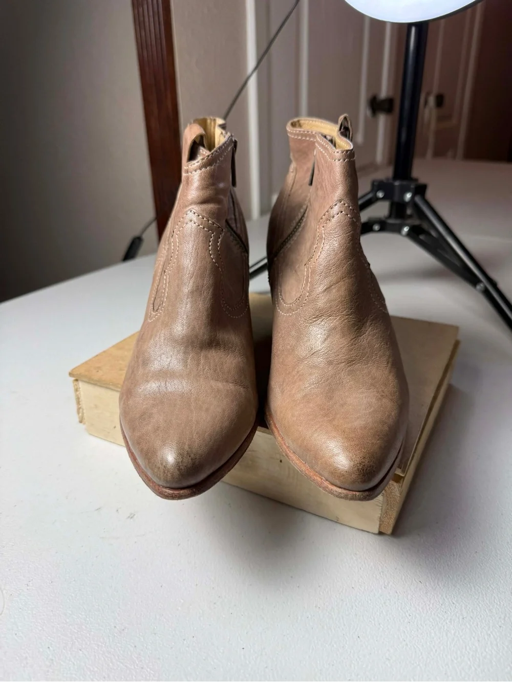Frye Reina Bootie Sz 8.5 Country Western Style Ash Cowgirl Bar Line Dancing
